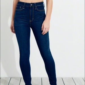HOLLISTER dark wash jeggings